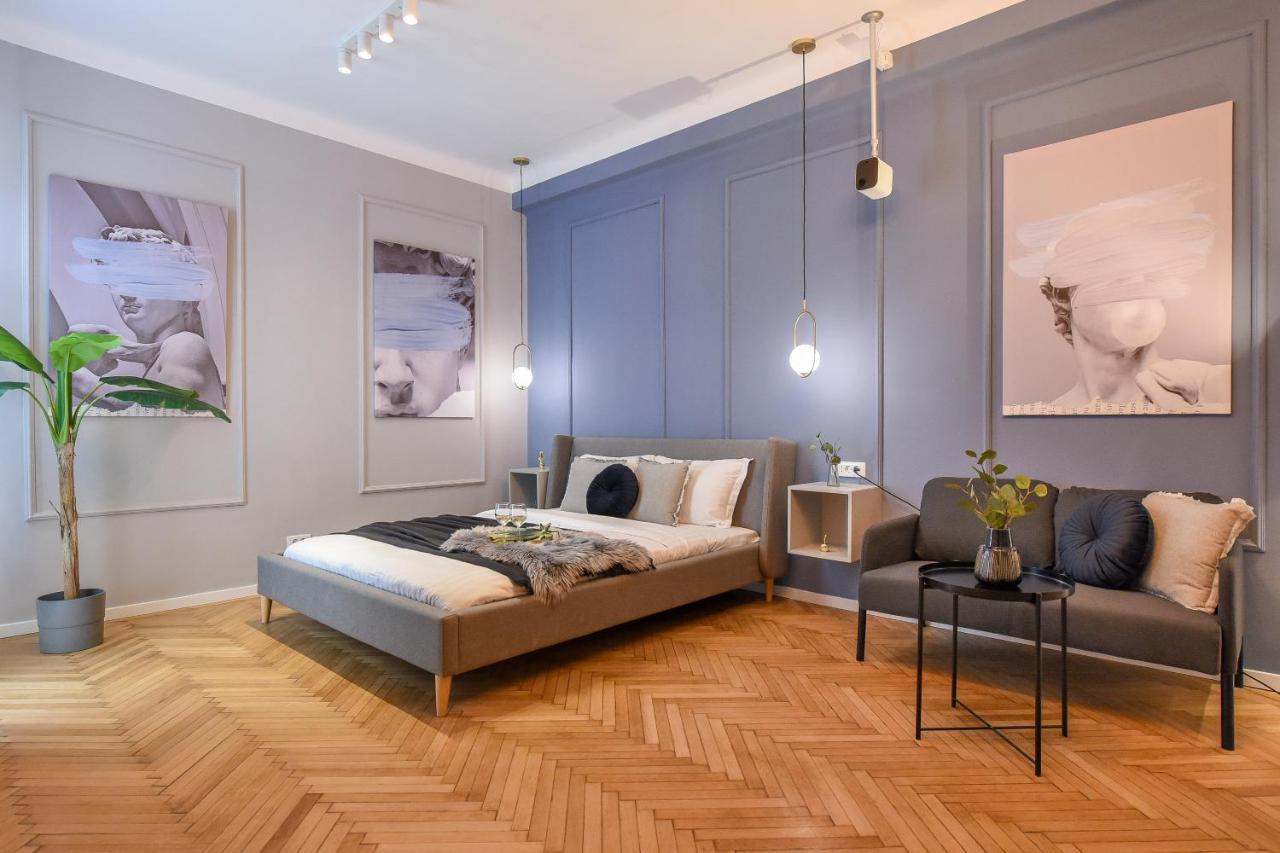 Modern Stay - Central Studios With Wall Projector Near Radisson Bukares Bagian luar foto