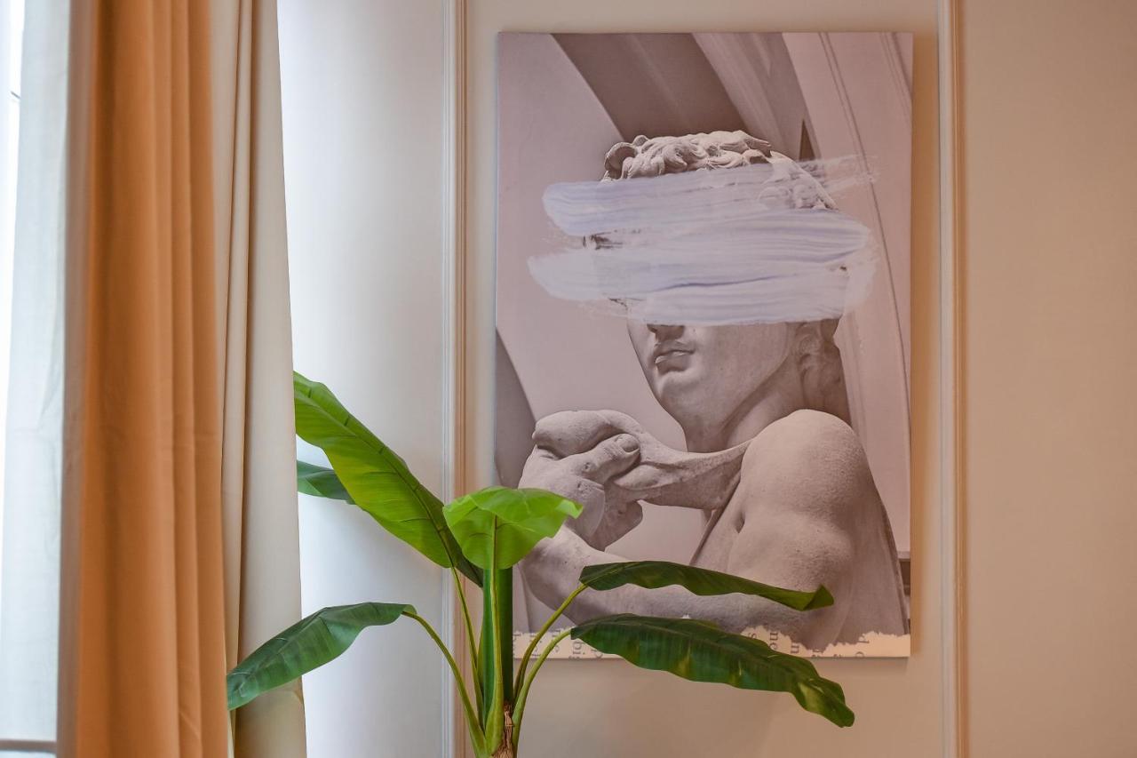 Modern Stay - Central Studios With Wall Projector Near Radisson Bukares Bagian luar foto