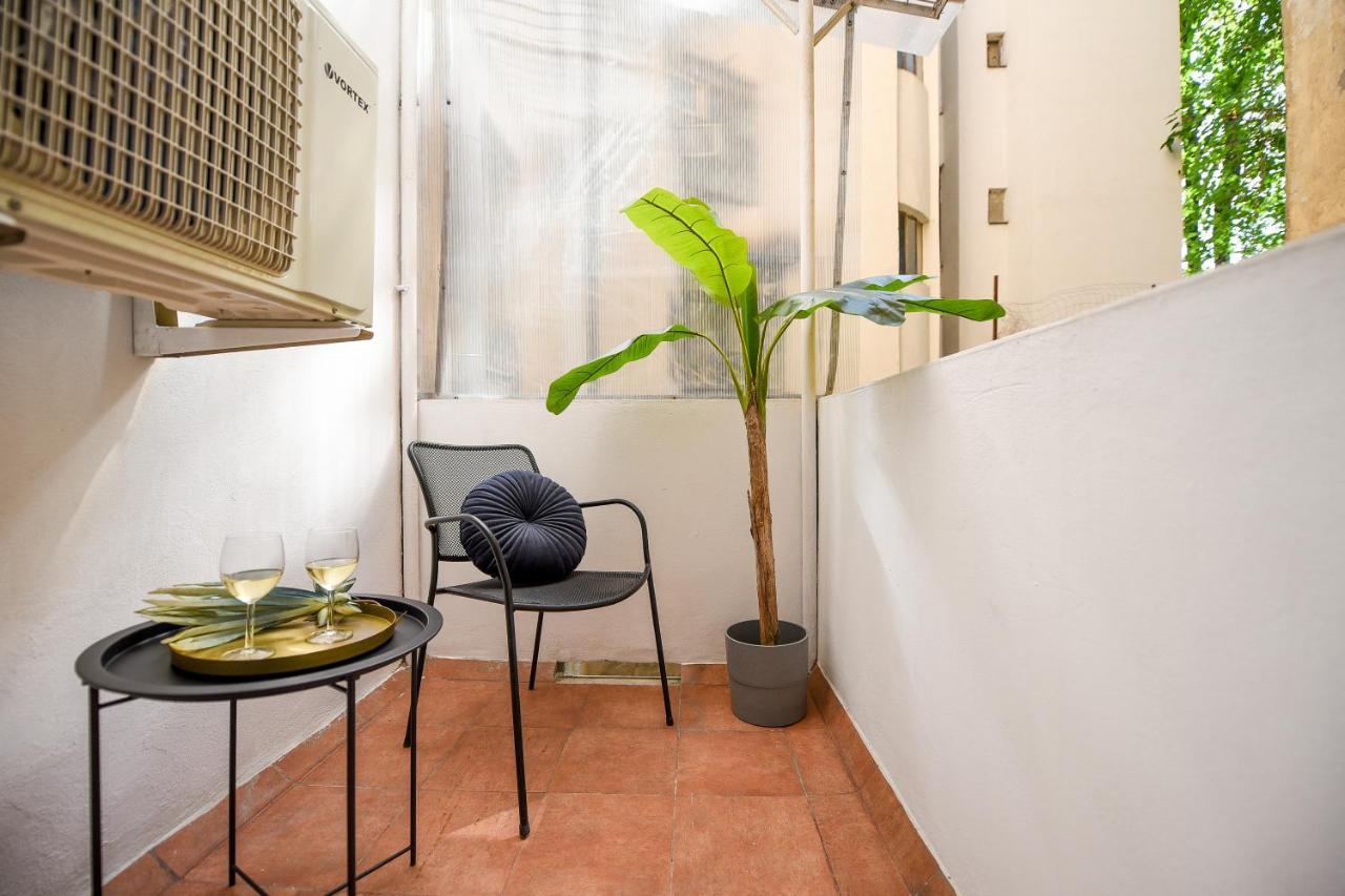Modern Stay - Central Studios With Wall Projector Near Radisson Bukares Bagian luar foto