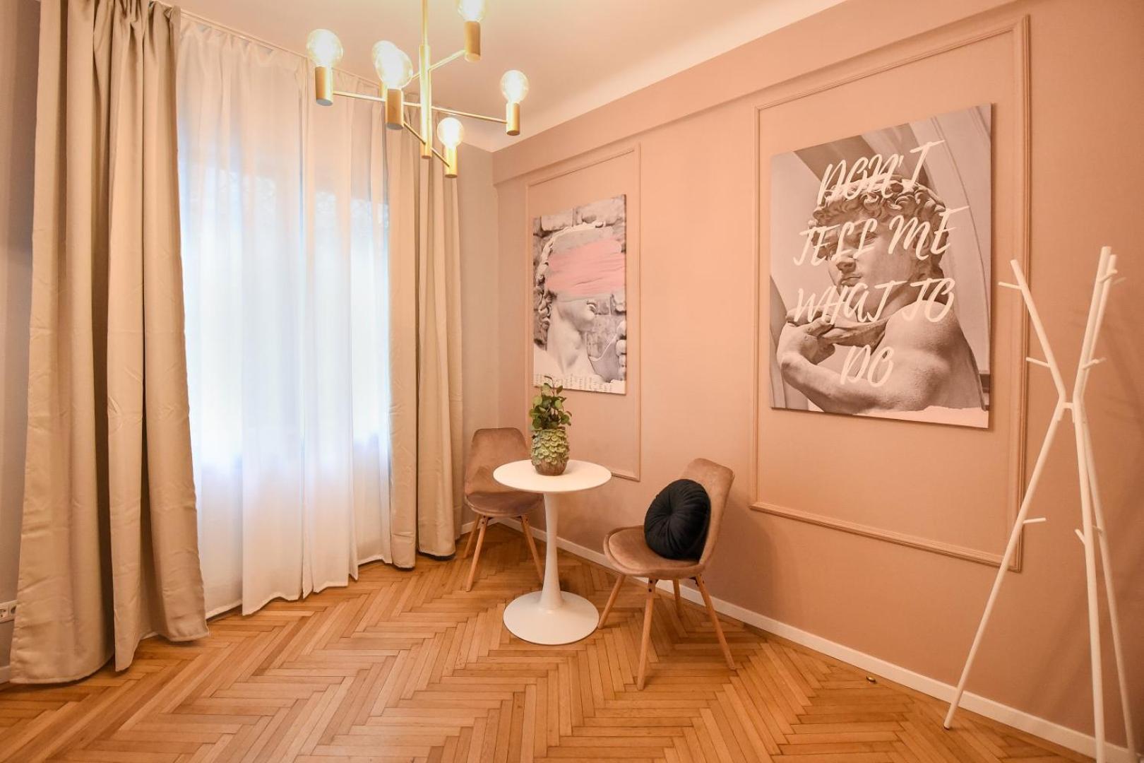 Modern Stay - Central Studios With Wall Projector Near Radisson Bukares Bagian luar foto