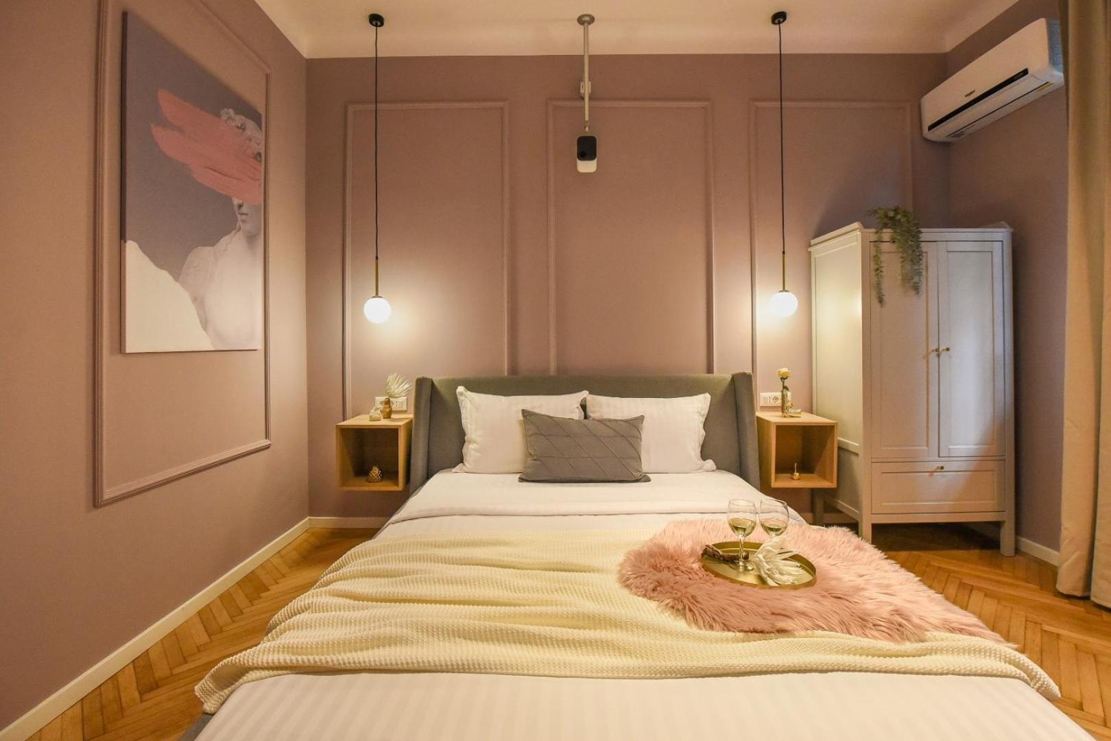 Modern Stay - Central Studios With Wall Projector Near Radisson Bukares Bagian luar foto